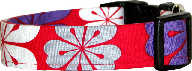Purple, Gray & White Hawaiian Flowers Red Dog Collar